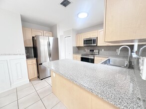 203 Maple Terrace in Davie, FL - Building Photo - Building Photo