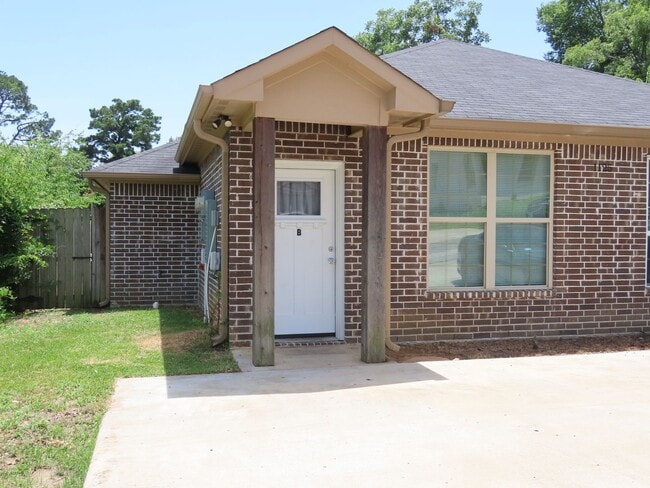 property at 1125 Woodley St