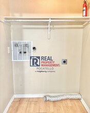 230 W Chubbuck Rd in Pocatello, ID - Building Photo - Building Photo