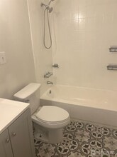 18 Lake Ave in East Brunswick, NJ - Building Photo - Building Photo