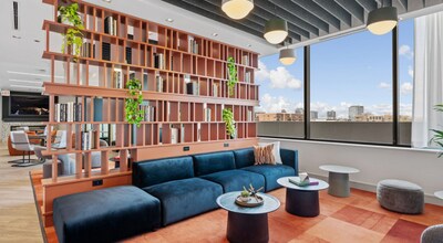 7890 N Kingsbury St, Unit 1103 in Chicago, IL - Foto de edificio - Building Photo