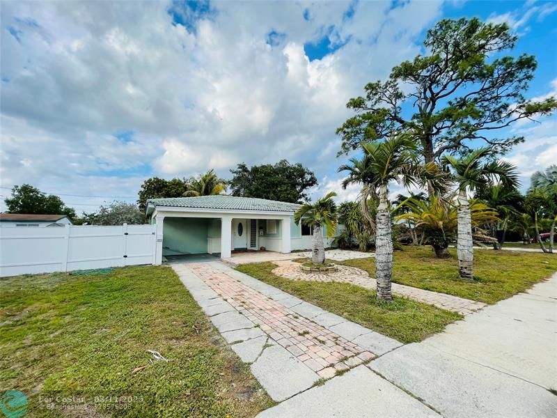 2231 SW 14th St in Fort Lauderdale, FL - Building Photo