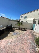 8829 Cornwall Glen Ave in Las Vegas, NV - Building Photo - Building Photo