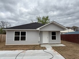 2004 Wirsing Ave in Fort Smith, AR - Building Photo