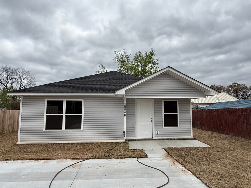 2004 Wirsing Ave in Fort Smith, AR - Building Photo