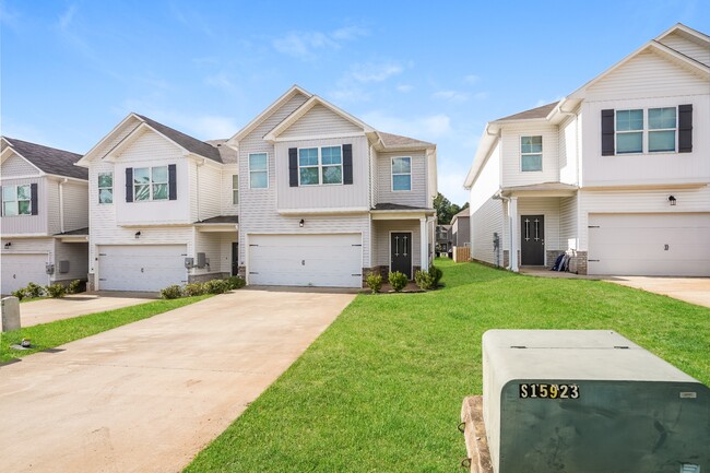 128 The Heights Dr in Calera, AL - Building Photo - Building Photo