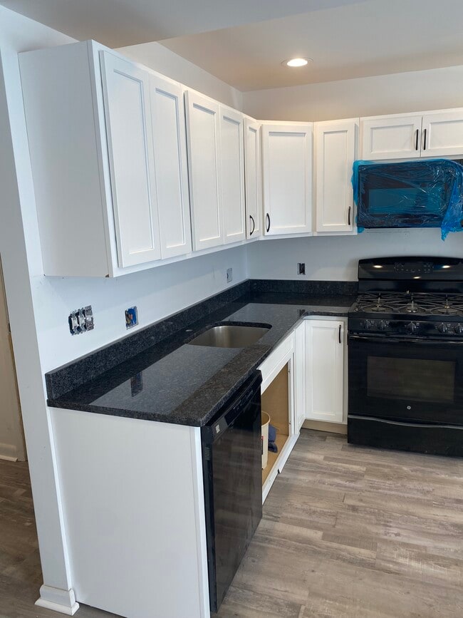 10112 Verree Rd, Unit 1st Floor in Philadelphia, PA - Foto de edificio - Building Photo