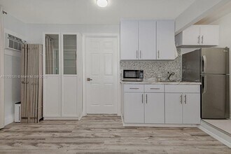 245 189th Terrace in Sunny Isles Beach, FL - Building Photo - Building Photo