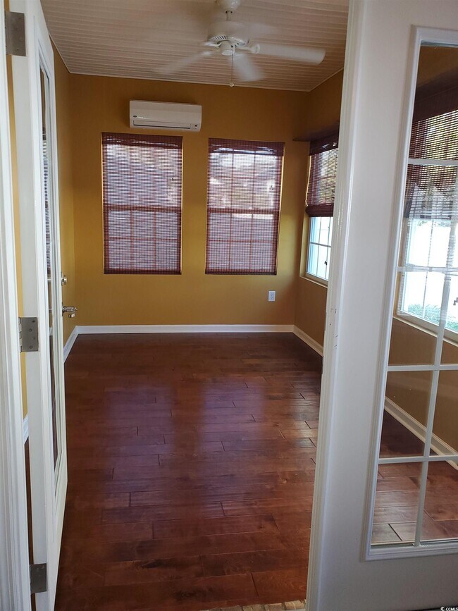 219 Spring Lake Dr in Myrtle Beach, SC - Building Photo - Building Photo