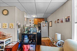 54 Cottage St, Unit 4 in Boston, MA - Building Photo - Building Photo