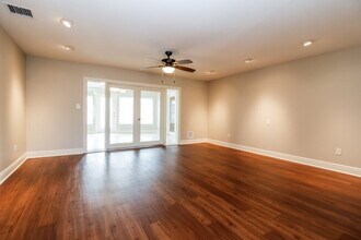 2228 Treehaven Cir in Ft. Myers, FL - Foto de edificio - Building Photo