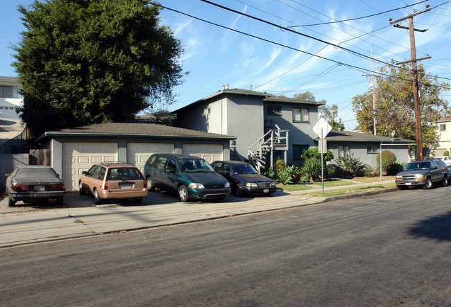 888 Glenway Dr in Inglewood, CA - Building Photo - Building Photo