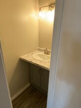 612 W Collins St in Denton, TX - Building Photo - Building Photo