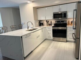 19901 E Country Club Dr, Unit 2202 in Aventura, FL - Building Photo