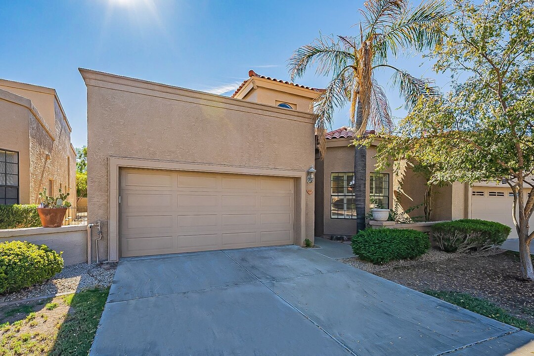 10527 E Fanfol Ln in Scottsdale, AZ - Building Photo