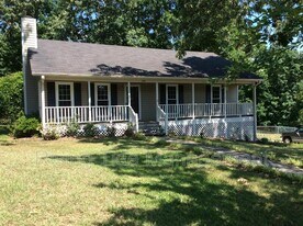 7449 Plantation Rd in Pinson, AL - Building Photo
