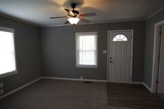 922 Wall St in Clarksville, TN - Foto de edificio - Building Photo