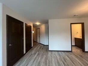 1606 Eastside Cir in Marshfield, WI - Building Photo - Building Photo
