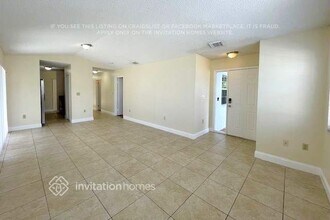 13950 SW 160th Terrace in Miami, FL - Building Photo - Building Photo