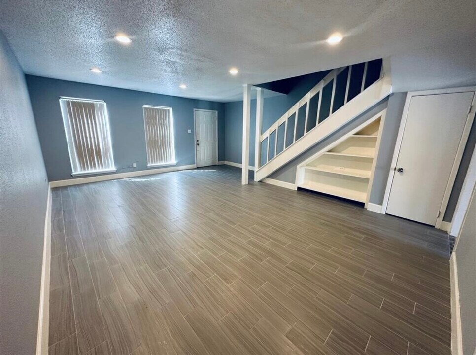 2515 Oak Hill Dr in Missouri City, TX - Building Photo