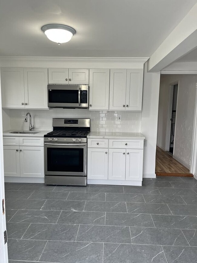 11 Fiesta Dr, Unit 1