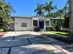 5703 SW 83rd St in Miami, FL - Building Photo - Building Photo