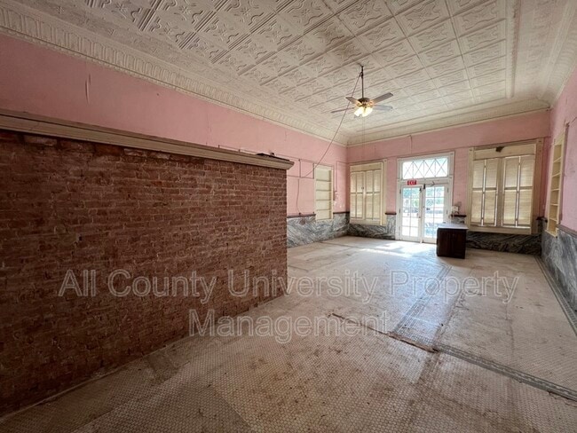 112 NE 1st St in Micanopy, FL - Building Photo - Building Photo