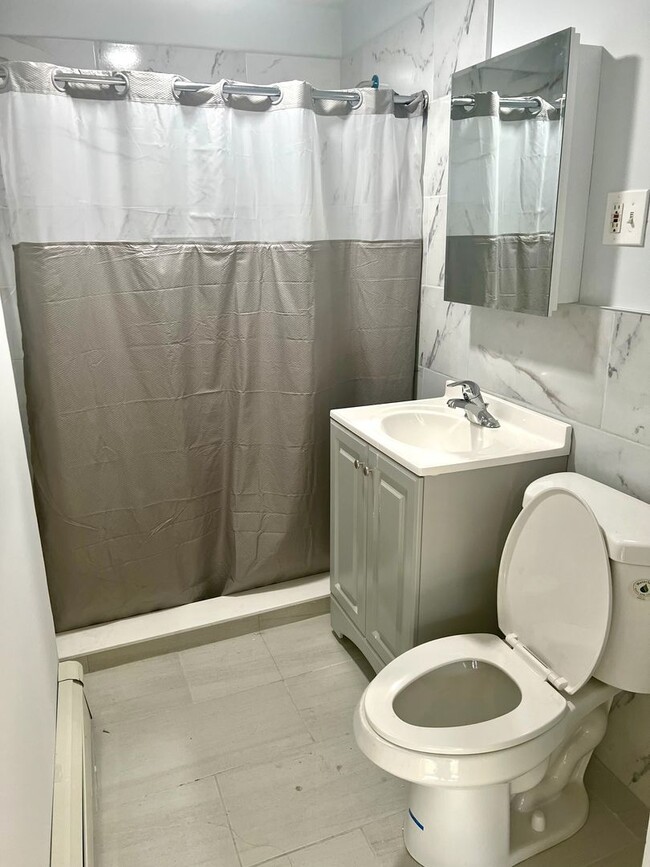 705 22nd St in Union City, NJ - Building Photo - Building Photo