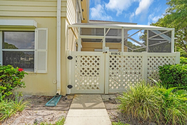 8156 Chelsea 56c Ct in Lake Clarke Shores, FL - Building Photo - Building Photo