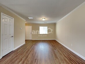 502 Walnut Crossing Dr in Whitsett, NC - Building Photo - Building Photo