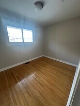 1072 Olive Av in Oshawa, ON - Building Photo - Building Photo