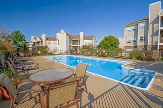 Cobblestone Village in Springfield, MO - Foto de edificio - Building Photo