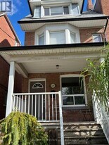 229 Woodbine Ave in Toronto, ON - Building Photo