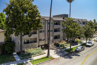 720 Louise in Glendale, CA - Foto de edificio - Building Photo