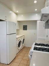 12114 Ohio Ave in Los Angeles, CA - Building Photo - Building Photo