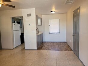 11090 Reims Ave in Englewood, FL - Building Photo - Building Photo