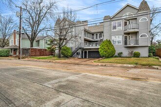 218 N Beacon St, Unit apt 101 in Dallas, TX - Building Photo - Building Photo