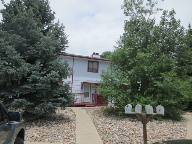 property at 1985 Mineola St