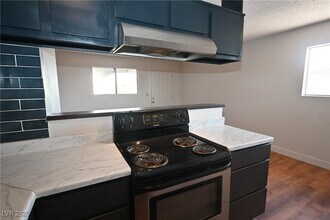 1512 Cobb Ln in Las Vegas, NV - Building Photo - Building Photo