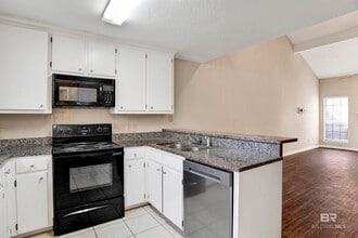 200 Parma Dr in Daphne, AL - Building Photo - Building Photo