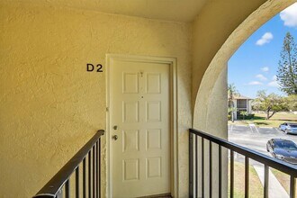 4723 Sable Pine Cir, Unit D2 in West Palm Beach, FL - Foto de edificio - Building Photo