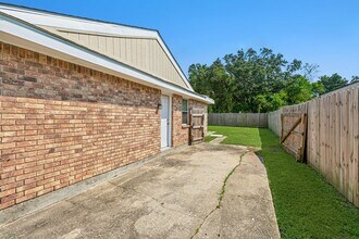 369 Pat Dr in Avondale, LA - Building Photo - Building Photo