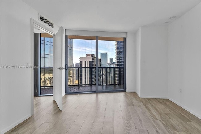 801 S Miami Ave, Unit 4404 in Miami, FL - Building Photo - Building Photo