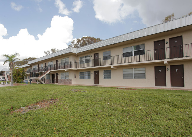 Olive Glenn Apartments in Pompano Beach, FL - Building Photo - Building Photo