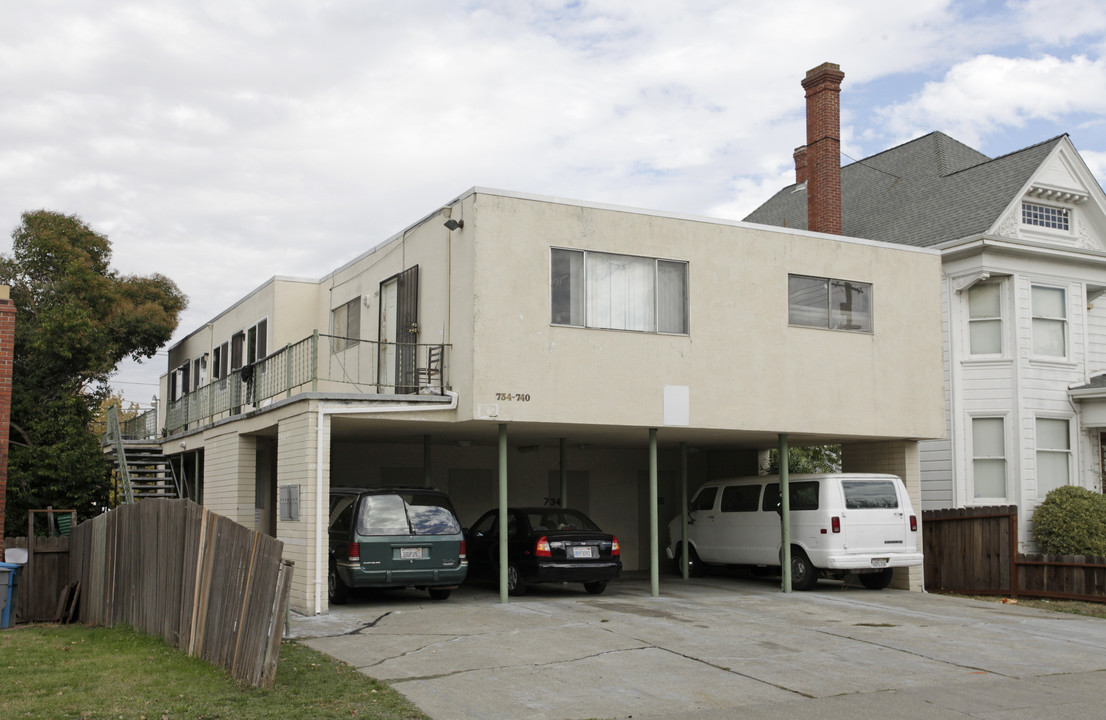 734-740 Ohio St in Vallejo, CA - Building Photo