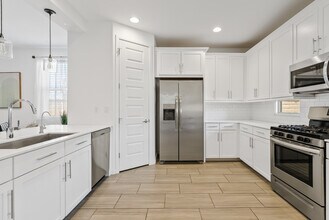 2204 E Kelly Dr in Gilbert, AZ - Building Photo - Building Photo