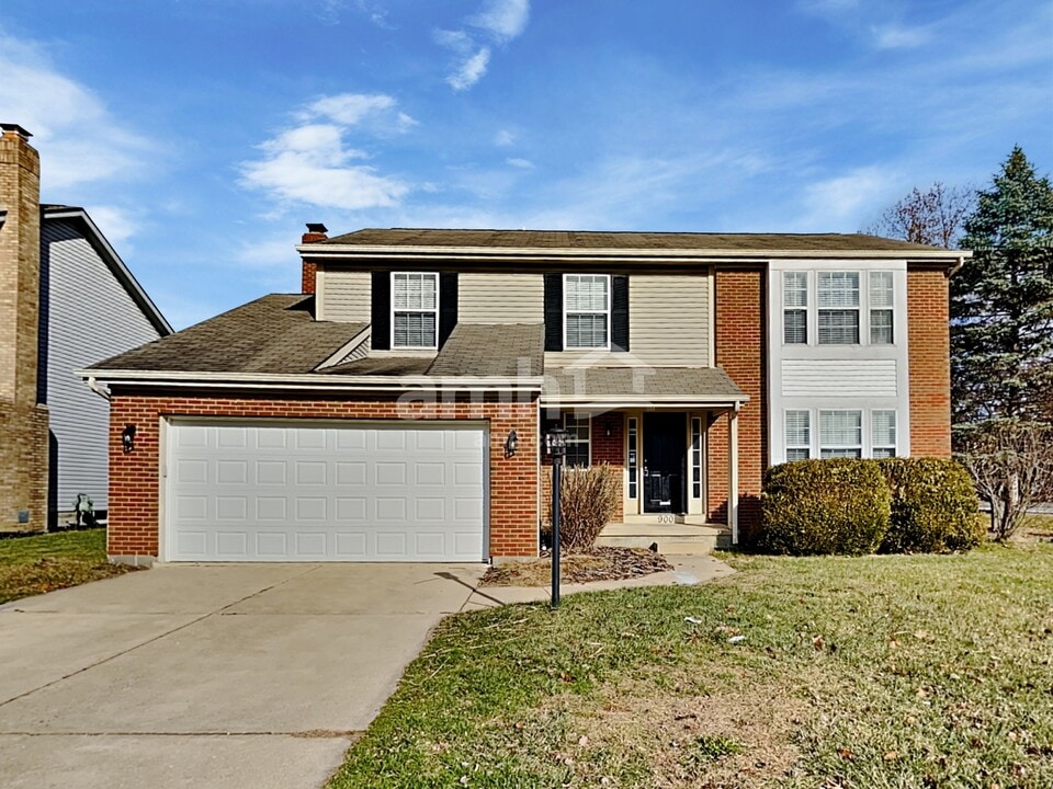 900 Suntree Dr in Westerville, OH - Building Photo