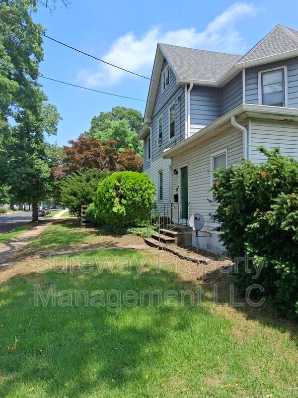 37 W Cedar Ave in Merchantville, NJ - Building Photo - Building Photo