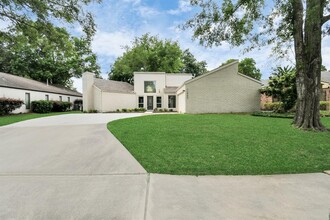 11902 Riverview Dr in Houston, TX - Building Photo - Building Photo