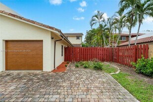 2530 NE 9th St in Fort Lauderdale, FL - Building Photo